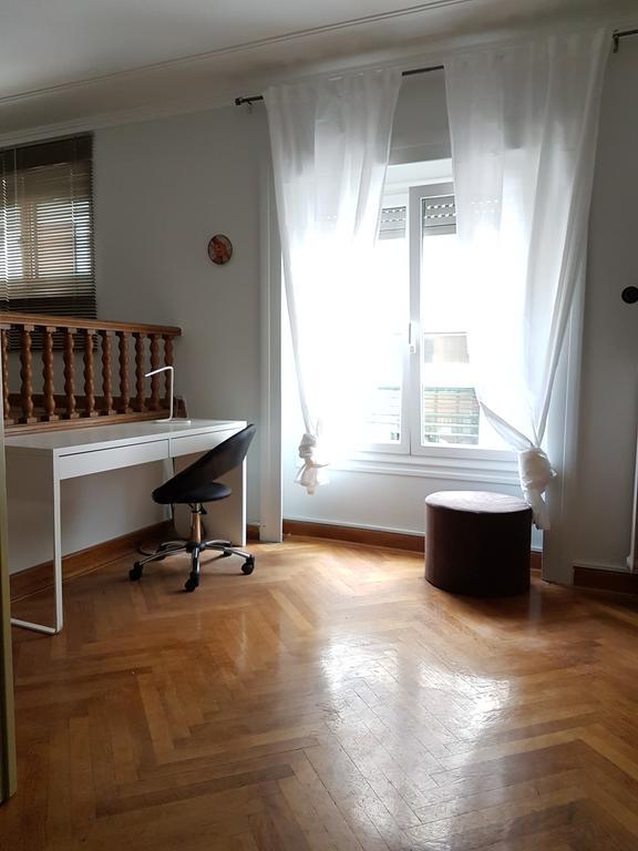 Errathens Pine Red And Taupe - Athens Center Apartman Kültér fotó
