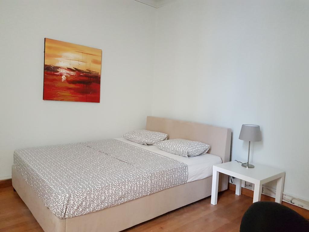 Errathens Pine Red And Taupe - Athens Center Apartman Kültér fotó