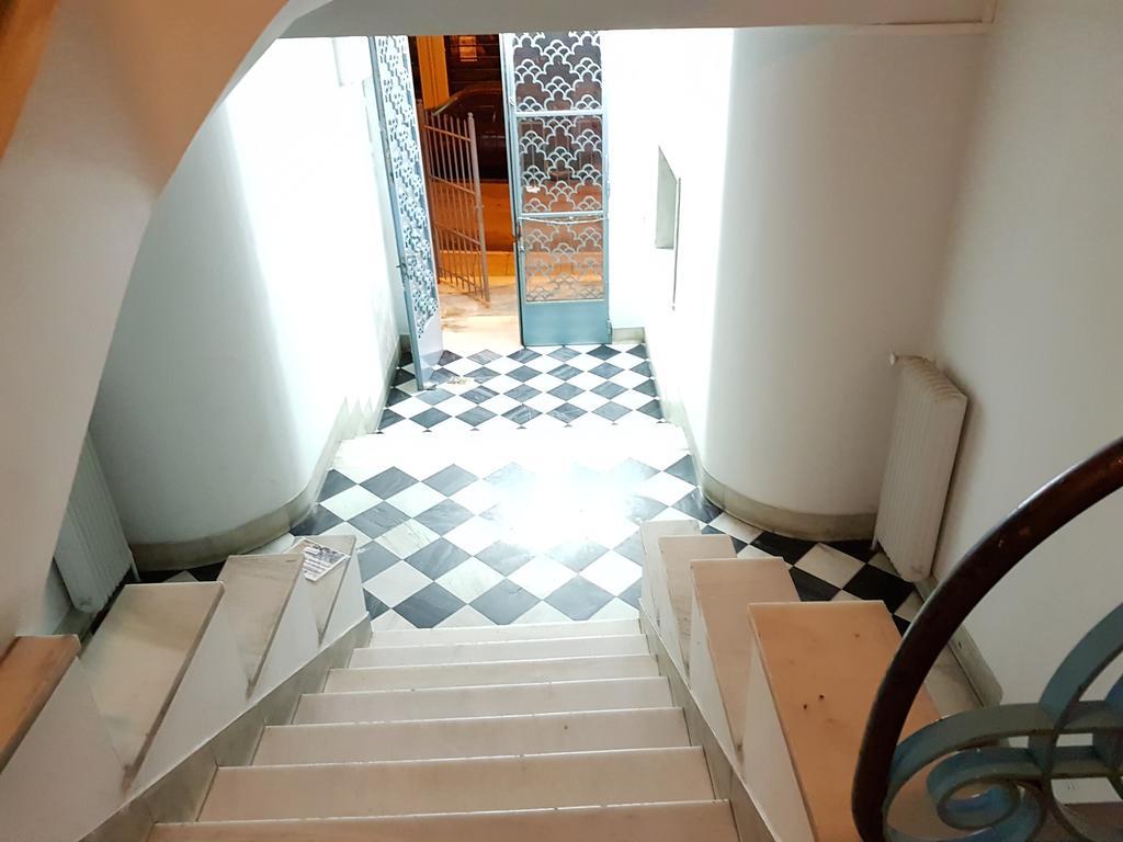 Errathens Pine Red And Taupe - Athens Center Apartman Kültér fotó