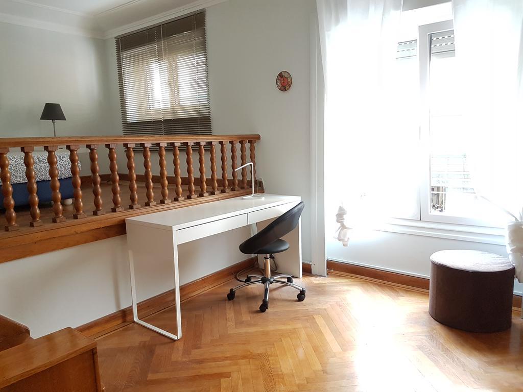 Errathens Pine Red And Taupe - Athens Center Apartman Kültér fotó