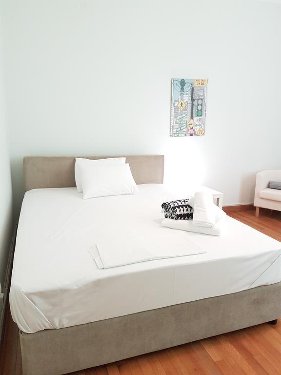 Errathens Pine Red And Taupe - Athens Center Apartman Kültér fotó