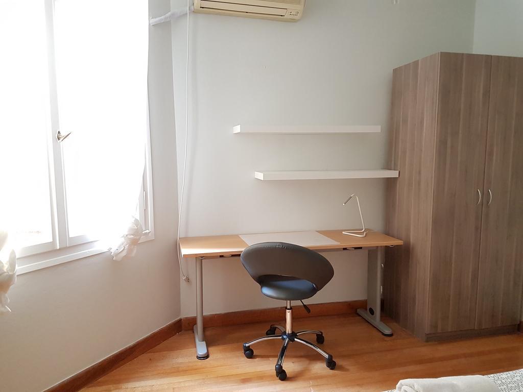 Errathens Pine Red And Taupe - Athens Center Apartman Kültér fotó