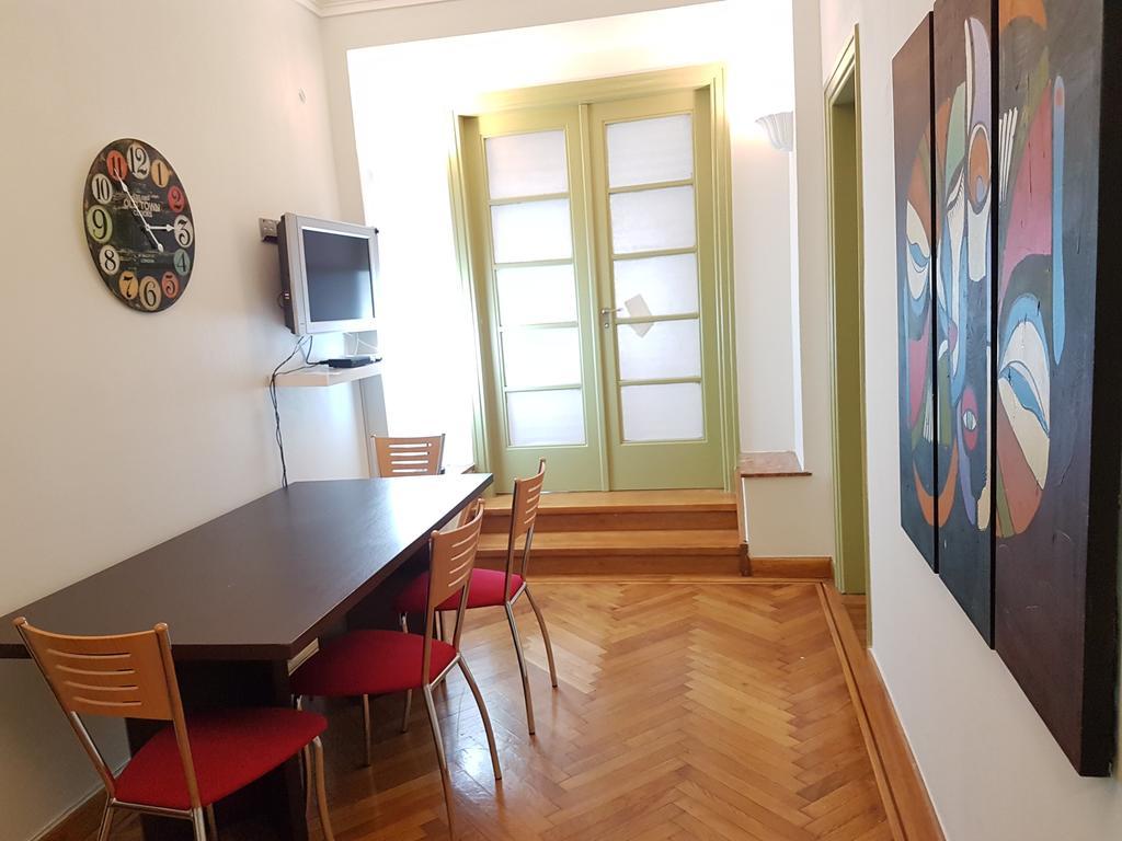 Errathens Pine Red And Taupe - Athens Center Apartman Kültér fotó