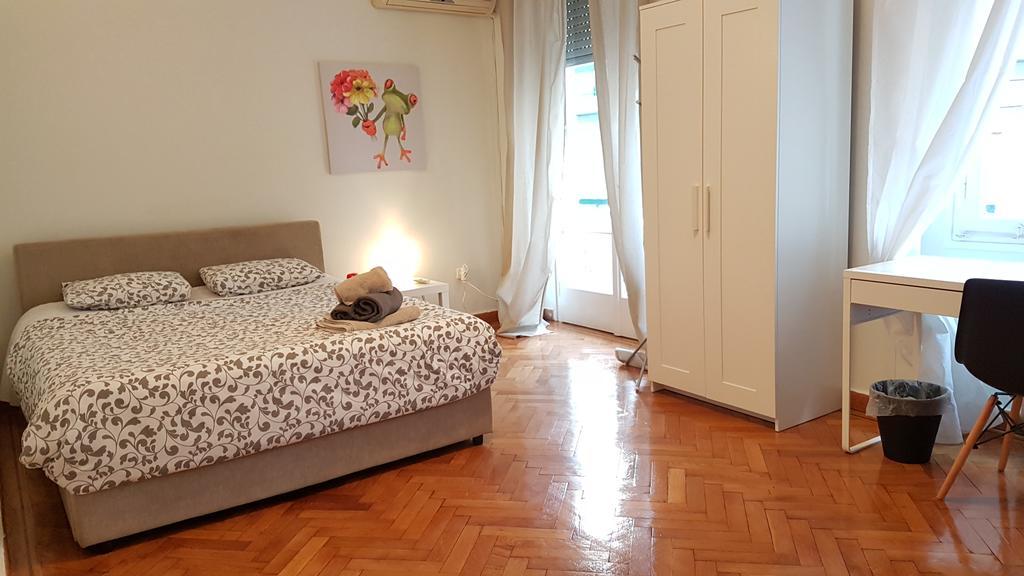 Errathens Pine Red And Taupe - Athens Center Apartman Kültér fotó