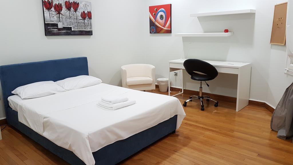 Errathens Pine Red And Taupe - Athens Center Apartman Kültér fotó